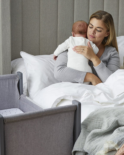 Shnuggle Air Lite Bedside Crib-With Firm, Hypoallergenic Mattress & Hammock Storage-Incline Option For Colic & Reflux-6 Positions Adjustable Height-Both Side Mesh Panels-For 0 to 6M (9 Kg)-Grey