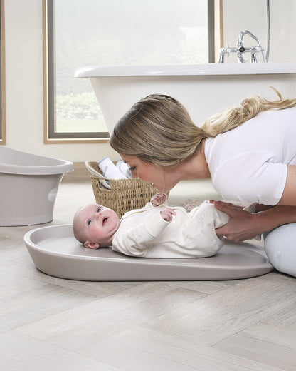 Shnuggle Newborn Bath Tub with Diaper Changing Mat & Bath Jug-0 to 12M-Taupe