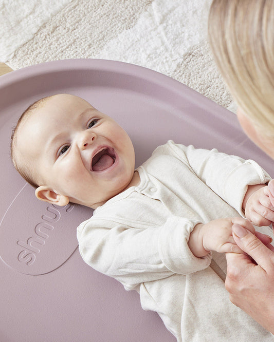 Shnuggle Newborn Bath Tub with Diaper Changing Mat & Bath Jug-0 to 12M-Pebble Grey