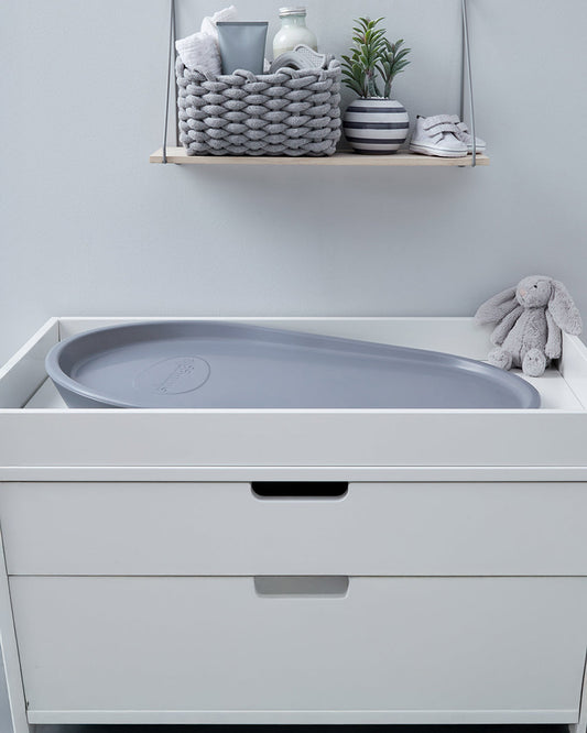 Shnuggle Newborn Bath Tub with Diaper Changing Mat & Bath Jug-0 to 12M-Eucalyptus