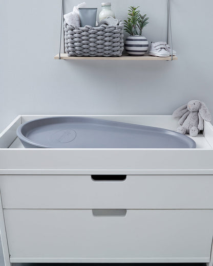 Shnuggle Newborn Bath Tub with Diaper Changing Mat & Bath Jug-0 to 12M-Taupe