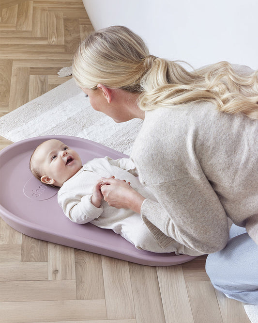 Shnuggle Newborn Bath Tub with Diaper Changing Mat & Bath Jug-0 to 12M-Pebble Grey