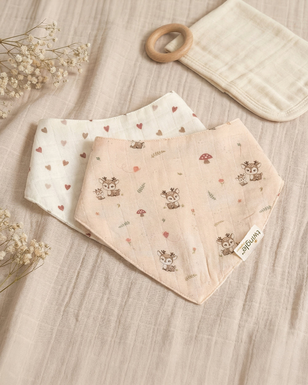 Mama Deer & Tiny Hearts